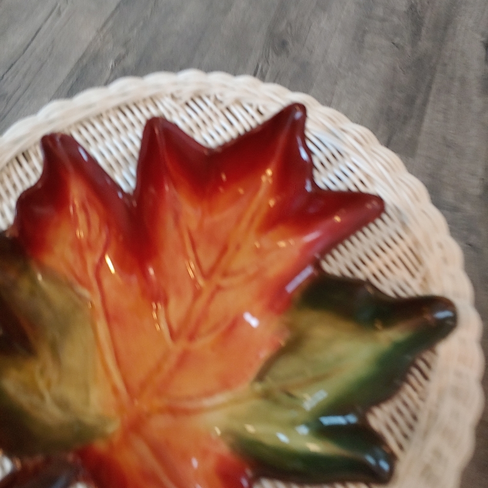 Pacific Rim handpainted fall Maple Leaf dish - Picture 3 of 3